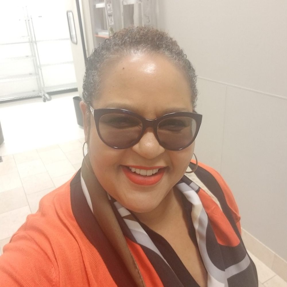 Meet your Posher, Stephany